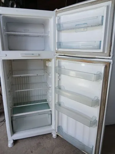 GELADEIRA FRÓESFRE COM GARANTIA E ENTREGAR