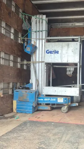 Plataforma Genie AWP-20S Usada com Desconto