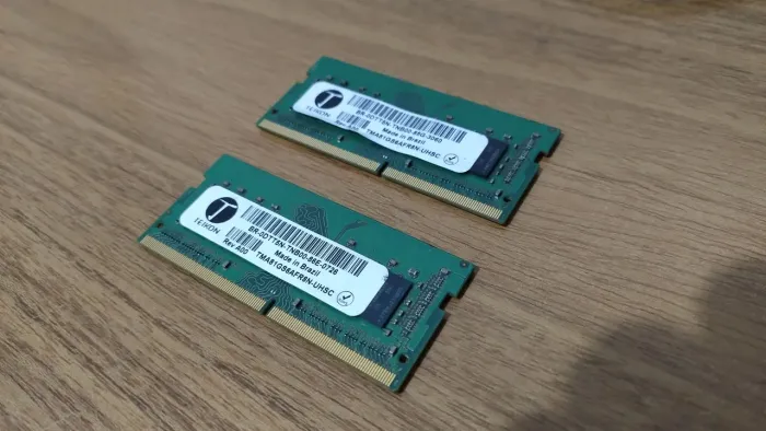 Memoria ram 16 ddr4 ( 8gb + 8gb ) de 2400 da teikon - notebook testada