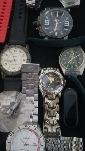 Lote 11 relogios Variados (tag heuer, Orimet, Champion, Smartwatches E Outros) No Estado.