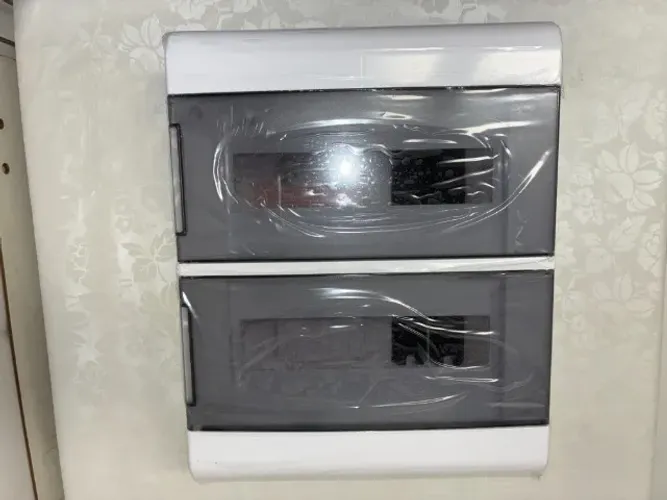 QUADRO EMBUTIR PARA 24 DISJUNTORES DIN BRANCO PORTA TRANSPARENTE FUME - STECK