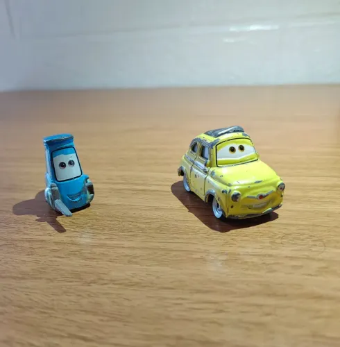 Filmes Carros Disney - Luigi & Guido - Cars Pixar 