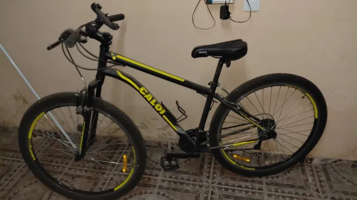Bike Caloi - Velox com Banco ajustável, suporte para celular e contador de KM