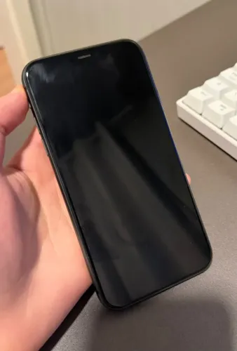PC Gamer ryzen 3 3200g + RX 580 8gb | 16gb RAM // iphone 11 64gb 