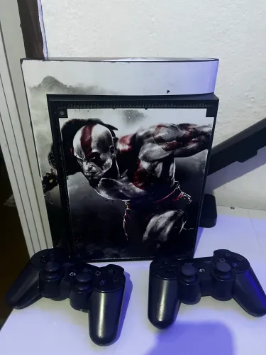 PS3 Personalizado God of War - Desbloqueado HEN 4.93 + 2 Controles