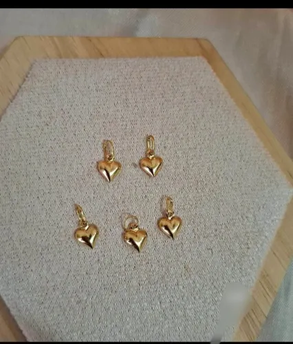 PINGENTE DE OURO 18KL 250,00 REAIS UNIDADE. USADO CORRENTE, ARGOLINHA