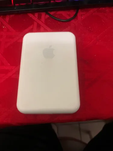 MagSafe battery pack
