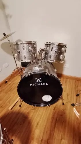 Bateria acústica Michael
