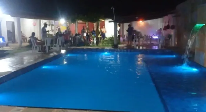 Alugo casa em Paracuru com quadra de Beach Tennis
