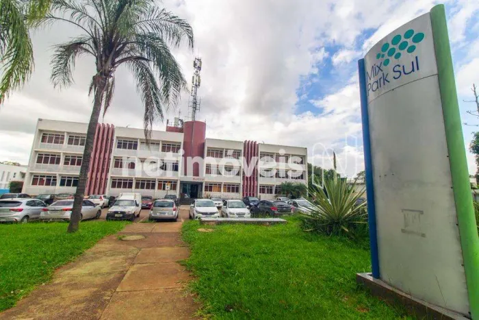Excelente sala comercial funcional e bem localizada na SGAS 910, na Asa Sul