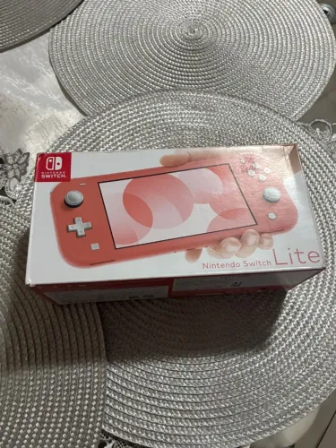 Nintendo Switch Lite - Coral