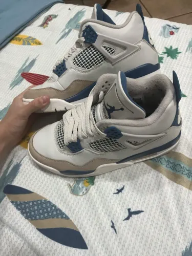 Air Jordan 4 Retro Branco e Azul