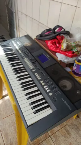 Venda teclado Yamaha PSR 650 ..não troca em nada ...só venda