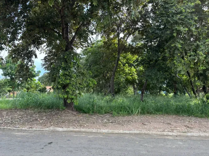 LOTE EM ARUANÃ-GO / 435m2 - PRÓXIMO AO FÓRUM