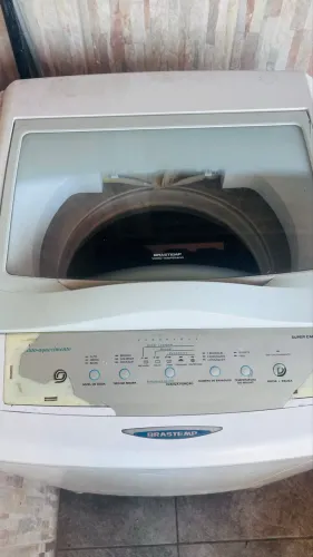 Máquina de lavar com defeito