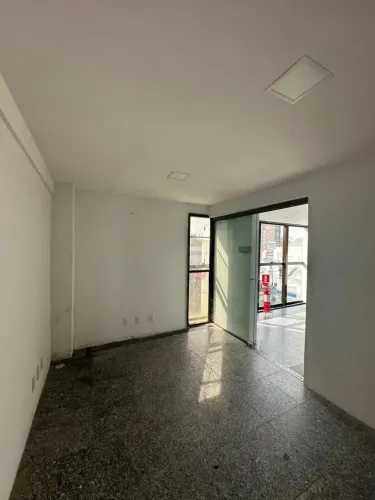 Sala Comercial - Aluguel - com 100 m² - Edifício Comercial - Rua das Fronteiras - Boa Vist