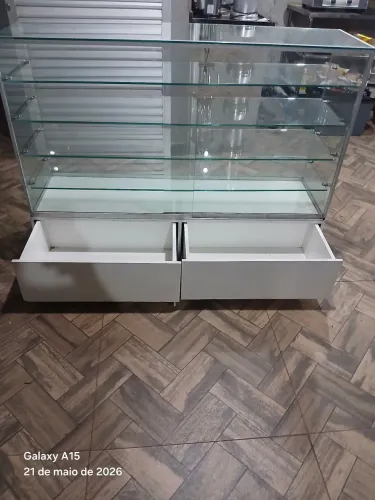 balcão expositor vitrine.