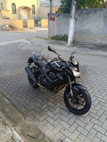 Kawasaki Z750  32,000
