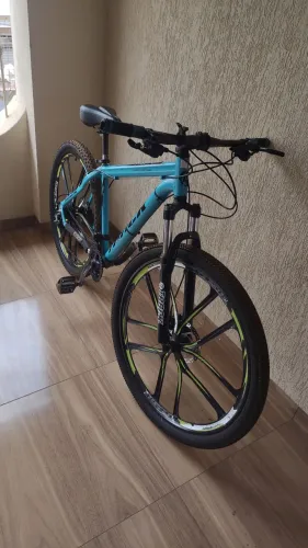 Bicicleta aro 29 freio a óleo