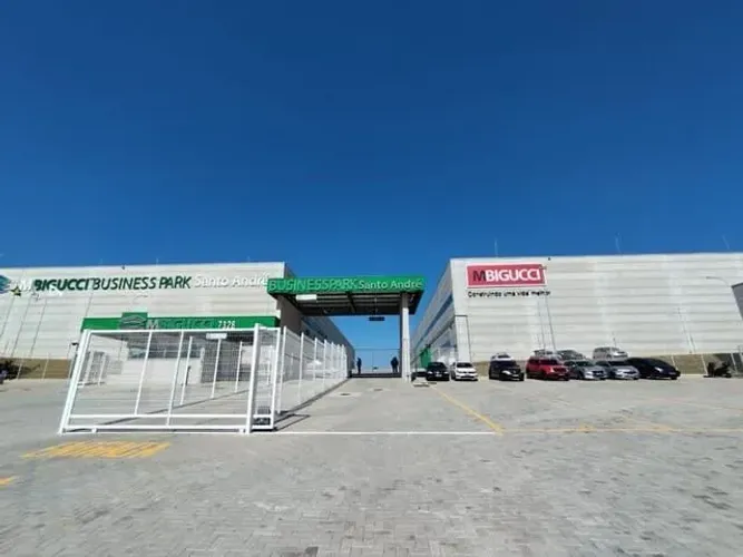 Galpão para Alugar em Parque Central, Santo André - SP