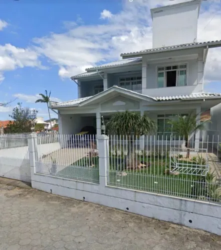 CASA À VENDA NA PRAIA DE FORA EM PALHOÇA/SC