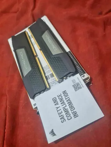 Vendo 64gb memoria ram corsair DDR5 ,2x32