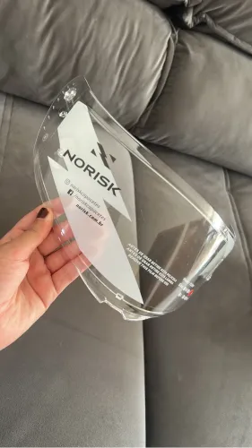 Vende-se capacete norisk flow pulse TAM 58 Acompanha à viseira transparente nunca usada