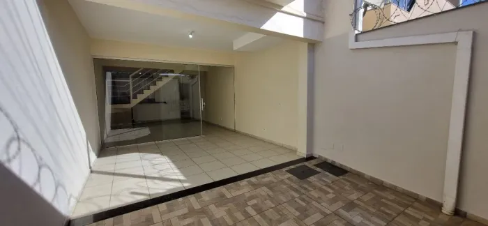 Aluga-se Casa 2 quartos - Bairro Brasiléia - Betim - Ótima Localização