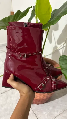 Bota feminina Gilgil cano fino, veste o 36/37, super confortável 
