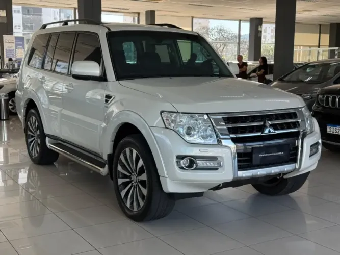 Mitsubishi Pajero HPE 3.2 4X4 T.i. Dies. 5P Aut. 2019