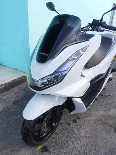 Vendo uma Honda PCX ABS ano 2023