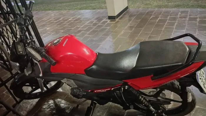 Vende-se Moto Factor 150