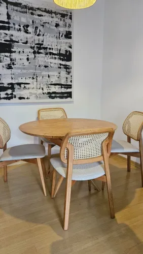 Vendo Conjunto Mesa Garbo + 4 Cadeiras Abraço (madeira e palinha)