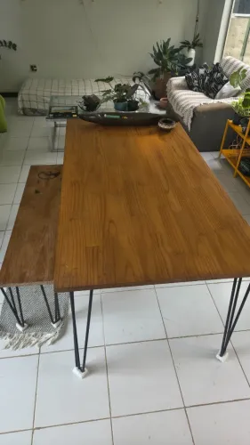 Mesa de jantar madeira estilo industrial