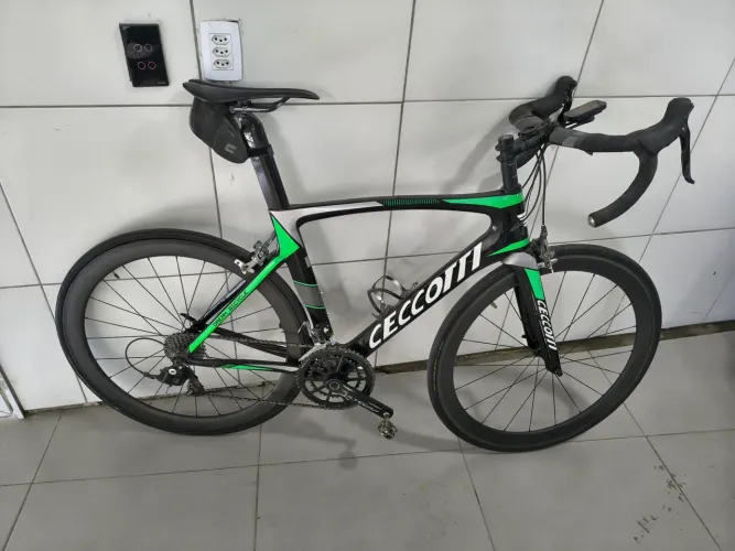 Bicicleta SPEED TODA DE CARBONO 11v 7,5KG