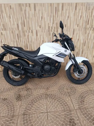 FAZER 250 2015, MERCOSUL, FINANCIA e PASSA CARTÃO