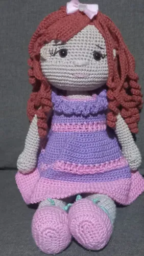 Boneca feita de Amigurumi por R$150