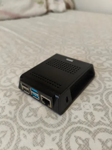 Gabinete Premium estilo Mini PC para Raspberry Pi 4 (Com Cooler e Botão Power)