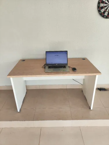 Mesa de escritório - Estação de Trabalho - Leia o anúncio