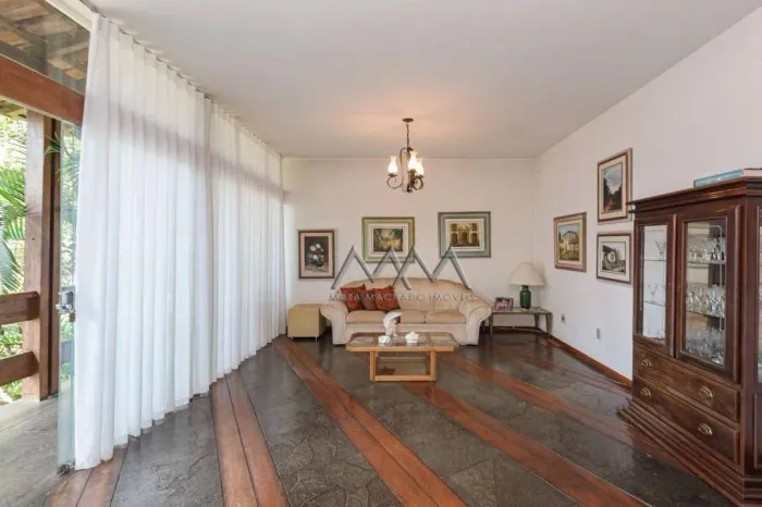 Casa à Venda no São Bento com 4 Suítes  350m²
