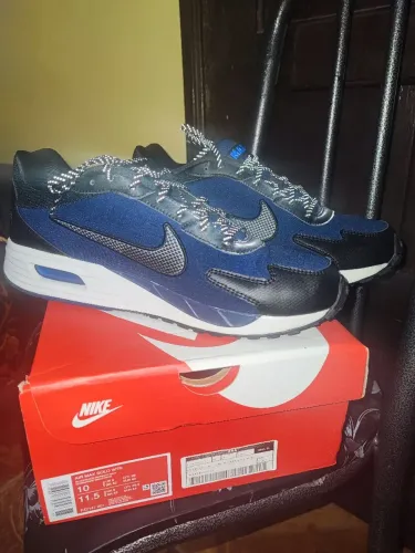 Tênis Nike Air Max Solo Masculino novo e original, não foi usado e tamanho 42 na cor azul