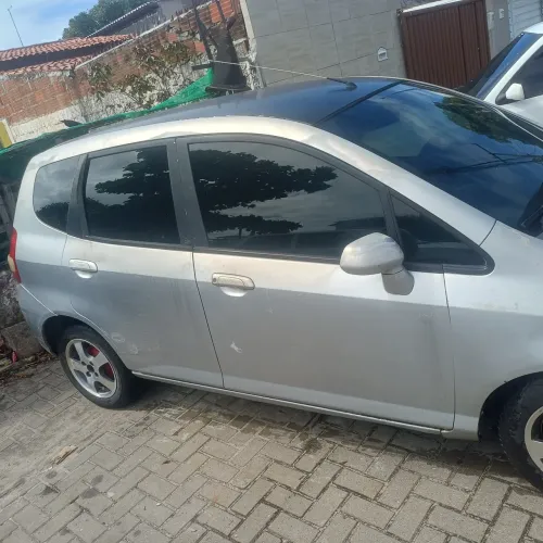 Honda Fit 2005 - retirada de peças 