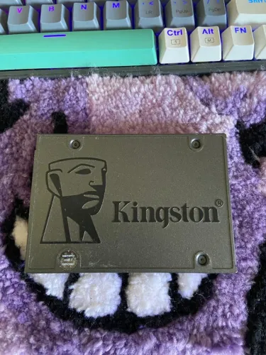 SSD Kingston 240GB SATA III - Usado em Bom Estado