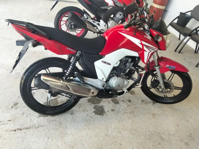 Vendo Titan CG 150 em ótimo estado de conservação