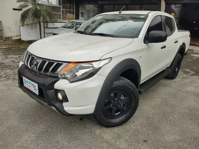 Mitsubishi L200 Tri. Outdo. GLS 2.4 CD 4X4 Die. AUT 2025