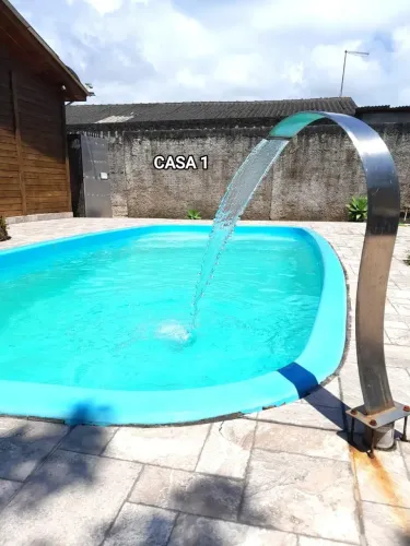 Casas com Piscina, tv e wifi pertinho do Mar!