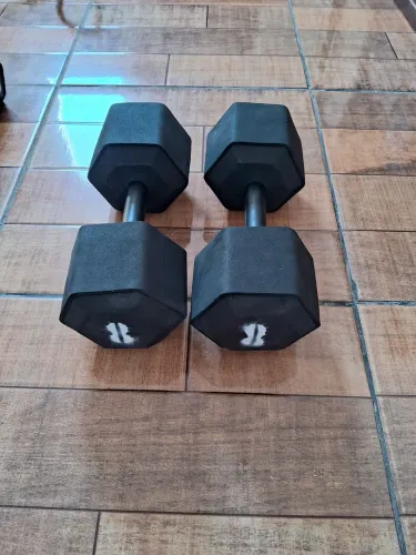 Par de Halteres de concreto 8 kg emborrachado 