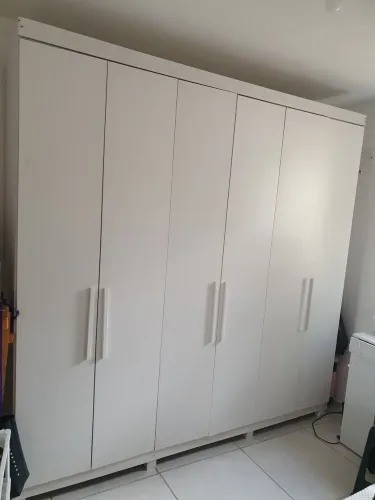 Vende se guarda roupas 6 portas semi-novo 