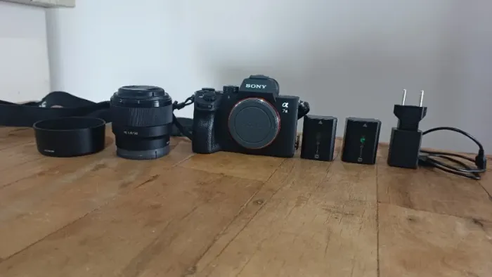 Kit Câmera Sony Alpha a7R III Full Frame Mirrorless E-Mount + lente, baterias cartão SD!