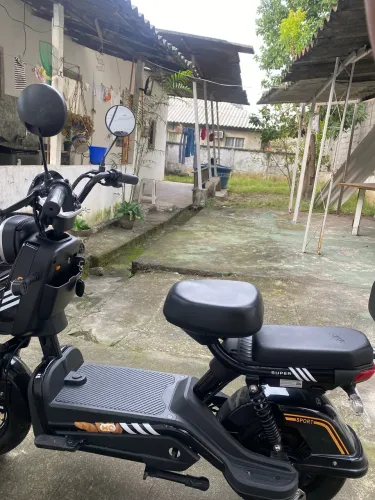 Scooter elétrica 